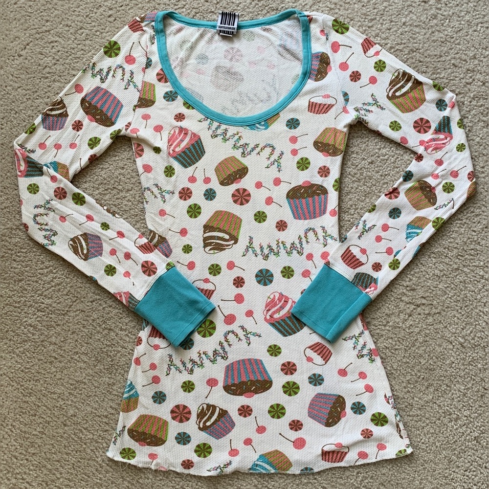 RARE VINTAGE Scanty Sweet Munchies Thermal Long sleeve Top